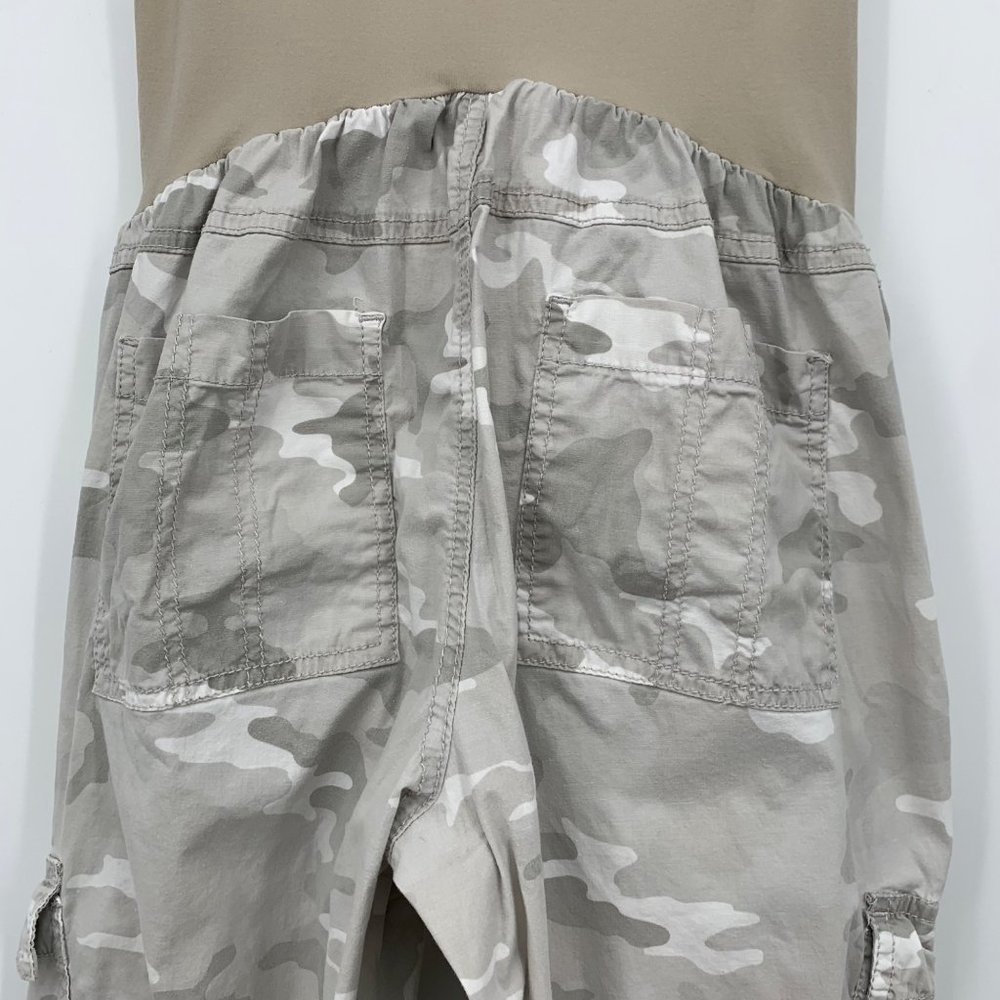 A Pea in the Pod Size Large Maternity Cropped Cargo Camouflage Casual Pants - Picture 7 of 9